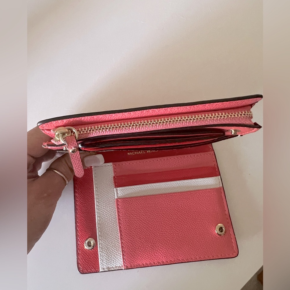 SALE MICHAEL KORS Versatile Color Block Saffiano Leather Wallet With Card Holder - Picture 11 of 15